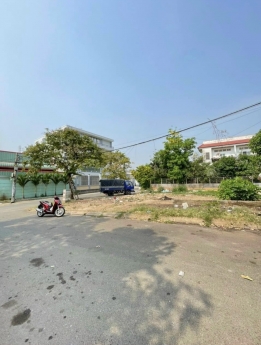 Đất biệt thự vị trí đẹp, góc 2 mặt đường cách Quốc Lộ 13 150m, gần khu đô thị Vạn Phúc