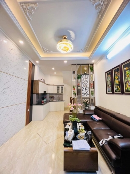 HOT: Nhà Hoàng Mai 30m2 x 5 tầng nhà mới, ngõ thông, sát đường oto giá chỉ 3.6 tỷ!