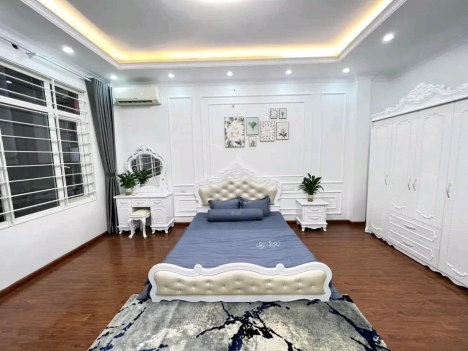 Bán nhà chính chủ Mễ Trì Hạ- Ngõ Rộng- Ô Tô cách 20m 45m 5 tầng chỉ 5 tỷ