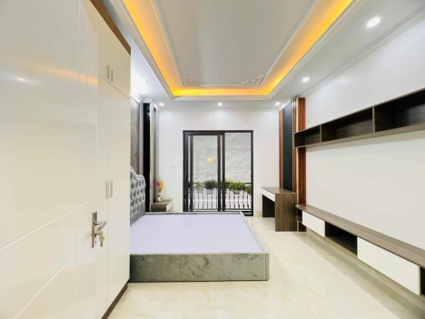 HOT: Nhà Hoàng Mai 30m2 x 5 tầng nhà mới, ngõ thông, sát đường oto giá chỉ 3.6 tỷ!