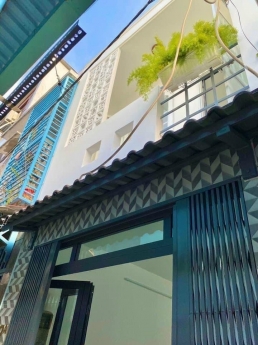 BÁN NHÀ 2 TẦNG GẦN TRƯỜNG ĐẠI HỌC HỌC TÔN ĐỨC THẮNG 26 M2 GIÁ 2xx TỶ