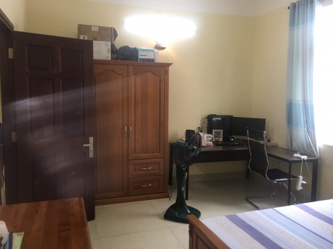 Bán gấp nhà mặt tiền gần Vincom Lê Văn Việt TP. Thủ Đức. Diện tích 162M2( ngàg 6 . dài 27). 4 tầng