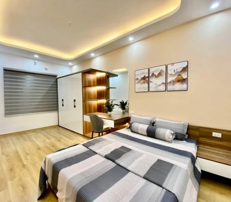 Kinh doanh ô tô tránh xe máy ngõ xuân thủy 35/37m xây 5 tầng, mặt tiền 3.8m giá chào 5.35 tỷ, cực