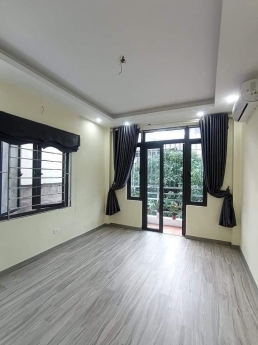 Bán nhà mặt phố Ngọc Lâm - Long Biên, đang kinh doanh tốt, lô góc, 45/55m2, 4 tầng, giá 10.5 tỷ