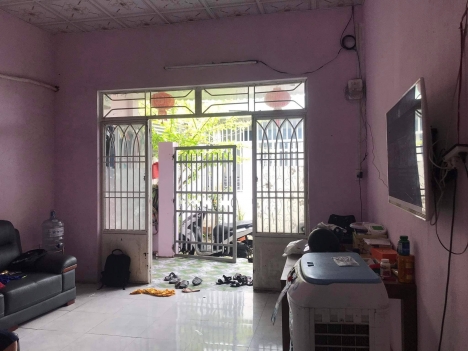 Nhà  kiệt ô tô rất gần đường chính Nguyễn Như Hạnh – Giá rẻ