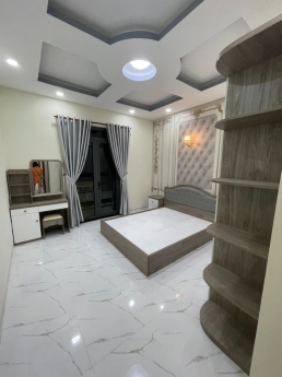 nhà còn mới hiện chủ đang chờ ra sổ