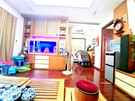 Biệt thự Lạc Long Quân View cầu Nhật Tân, khu VIP, Dt 165m, 5T, Mt9m, 30,3 tỷ.