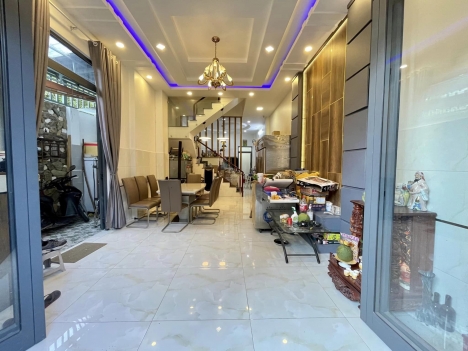 NHÀ 5 TẦNG - NỘI THẤT SANG TRỌNG - HẺM 8M - NGANG 6M BỀ THẾ - GIÁP MẶT TIỀN.