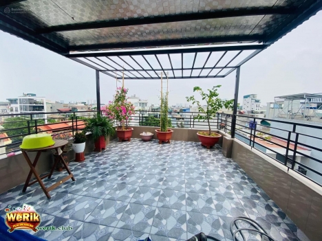 bán nhà quận long biên full nội thất ,