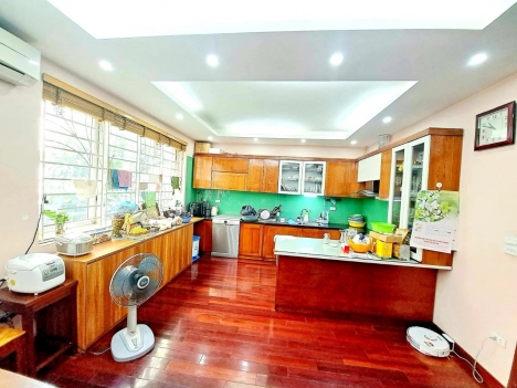 Biệt thự Lạc Long Quân View cầu Nhật Tân, khu VIP, Dt 165m, 5T, Mt9m, 30,3 tỷ.