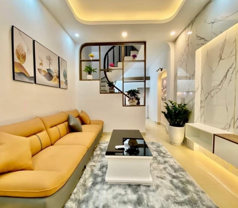 Kinh doanh ô tô tránh xe máy ngõ xuân thủy 35/37m xây 5 tầng, mặt tiền 3.8m giá chào 5.35 tỷ, cực