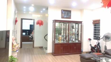 Nhà đẹp dân xây Nguyễn Văn Cừ Dt 69m2 5Tầng Mt5m Lô góc Ôtô Thông Ở Kd Vp Đầu tư