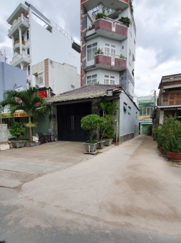 Bán nhà lò gốm quận 6  gần chợ lớn SHR nở hậu tài lộc