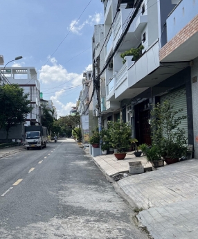 NHÀ 5 TẦNG - NỘI THẤT SANG TRỌNG - HẺM 8M - NGANG 6M BỀ THẾ - GIÁP MẶT TIỀN.