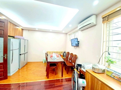 Biệt thự Lạc Long Quân View cầu Nhật Tân, khu VIP, Dt 165m, 5T, Mt9m, 30,3 tỷ.