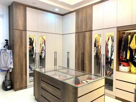 NHÀ 5 TẦNG - NỘI THẤT SANG TRỌNG - HẺM 8M - NGANG 6M BỀ THẾ - GIÁP MẶT TIỀN.