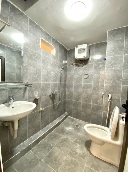 BÁN NHÀ ĐẸP GIÁ RẺ VIÊT HƯNG ,SIÊU HIẾM CHỈ 4.35 TỶ