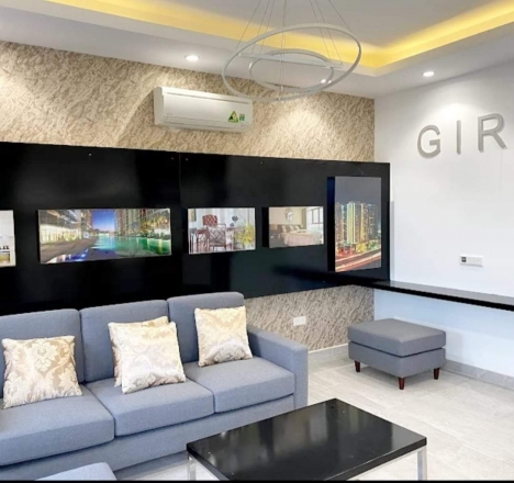 Bán Biệt Thự  Vườn  Phường Tân Phong. Quận 7. 351m2. 3 Tầng. 64,9 Tỷ