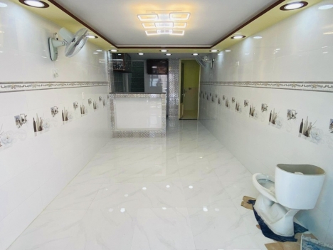 Trung Tâm Bình Thạnh 28 2 tầng sát mặt tiền chỉ 2 tỷ nhĩnh