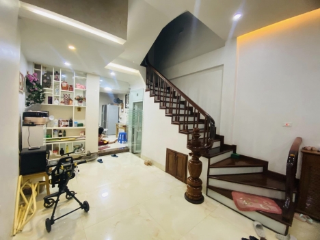 Bán nhà Lê Trọng Tấn, phân lô , ngõ oto tránh,KD, nhà đẹp ở luôn, 65m2 chỉ 11 tỷ