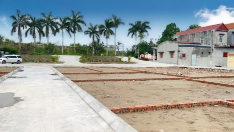 Chuẩn bị mở bán ô đất ngay làn 2 phố Kim Châm cách mặt phố chính 20m. Đường nhựa rộng 8m nằm cạnh