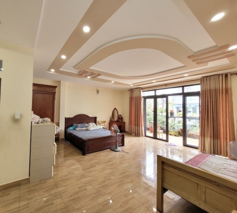 Bán nhà Tô Ký, Quận 12- 120m2- Ngang 6m- 4 Tầng.Trong khu phân lô đẹp