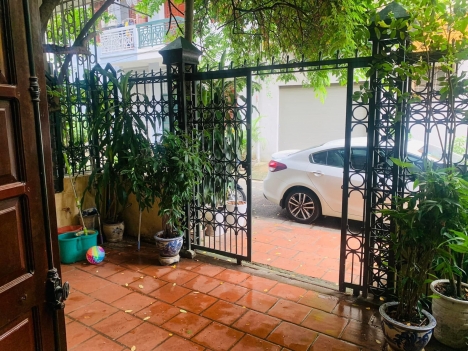 Bán nhà đẹp Trung Kính,Cầu Giấy,DT68x4,MT5,5,ô tô,giá 16 tỷ