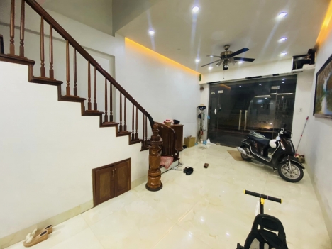 Bán nhà Lê Trọng Tấn, phân lô , ngõ oto tránh,KD, nhà đẹp ở luôn, 65m2 chỉ 11 tỷ