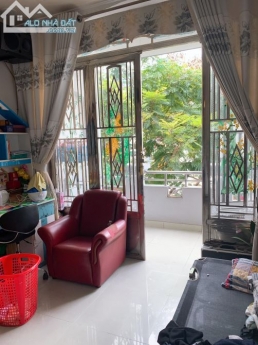 MẶT TIỀN DƯƠNG BÁ TRẠC - Q8 - NHỘN NHỊP NGÀY ĐÊM - 46M2.