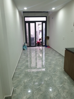 Nhà đầy đủ tiện nghi ngay khu Vip đường Trần Đình Xu, P.Cô Giang, Quận 1 cần bán gấp với giá tốt.