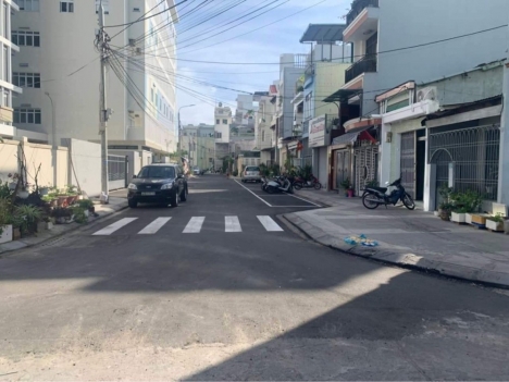 Nhà 2 OtO tránh Nguyễn Tri Phương, 73m, Sổ Vuông, Bán đất tặng nhà nhỉnh 4 tỷ