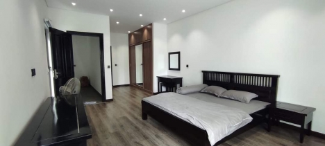 TƯ ĐÌNH ĐÓN ĐẦU CẦU TRẦN HƯNG ĐẠO
NỘI THẤT LONG LANH - Ô TÔ ĐỖ CỔNG