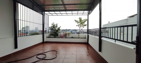 TƯ ĐÌNH ĐÓN ĐẦU CẦU TRẦN HƯNG ĐẠO
NỘI THẤT LONG LANH - Ô TÔ ĐỖ CỔNG