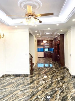 Bán nhà phân lô đường Cầu Giấy, 50m2, 9 tầng, ô tô, thang máy, 15 tỷ