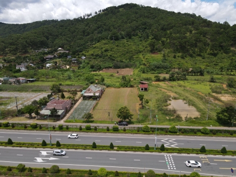 Cần bán gấp đất rộng Mặt tiền QL20 ngay Trạm Thu Phí Prenn, Đà Lạt 2300m2