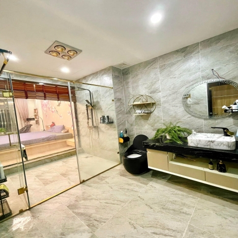 Bán nhà ngõ 68 Cầu Giấy 50m²x 5T mtien 4m 6.35 tỷ, Trung tâm - Lô góc - Sát phố