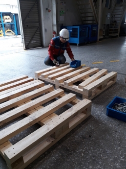 Đóng thùng gỗ để vận chuyển hàng ở Hưng Yên