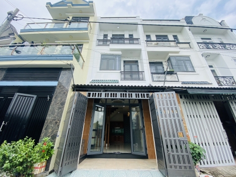 Lỗ Chứng Khoán - Bán Rẻ Nhà Đường Thông 5M Chỉ 4 Tỷ 2 Ngay Bệnh Viện Quận 12