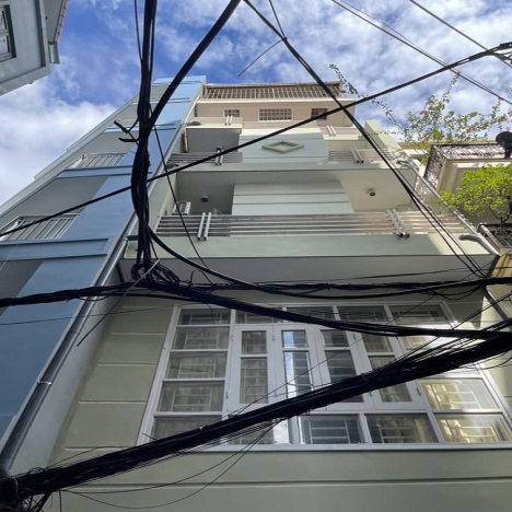 Nhà đẹp Dương Quảng Hàm 65m²xây 5 tầng, mặt tiền 4.5m giá chào 12.5 tỷ, ô tô vào nhà, ở luôn ,sát