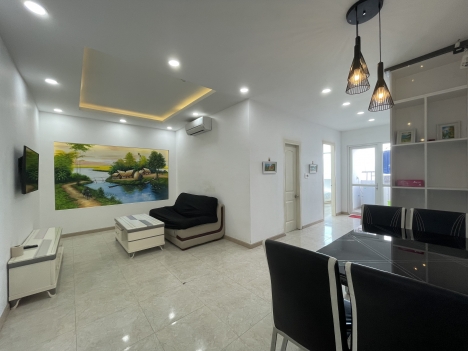 Cho thuê căn hộ 2 phòng ngủ rộng 76m2 , view phố biển quá là đẹp giá lại rẻ tại Mường Thanh 04 Trần
