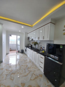Bán gấp căn hộ 2 phòng ngủ siêu đẹp view phố biển tại Mường Thanh 04 Trần Phú.