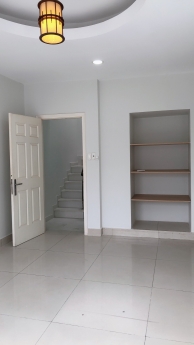 Nhà bán,vị trí đẹp, đường số4, cư xá Đô Thành P4,Q3.