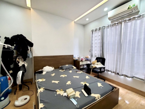 Bán nhà nội thất đẹp, phố Linh Quang A, 31m2, 5 tầng, MT rộng, giá nhỉnh 4 tỷ rưỡi.