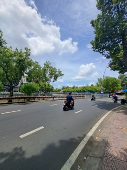 Nhà 5 tầng hẻm 8m Phú Nhuận, doanh thu 70 triệu, nhỉnh 16 Tỷ.