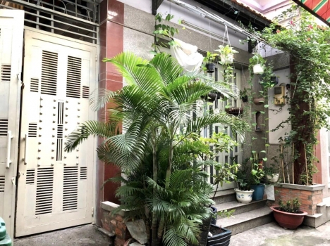 Sát MT Hương Lộ 2- 66m2 – nhà C4- Đủ công năng – chỉ 3,339 tỷ ( thương lượng)