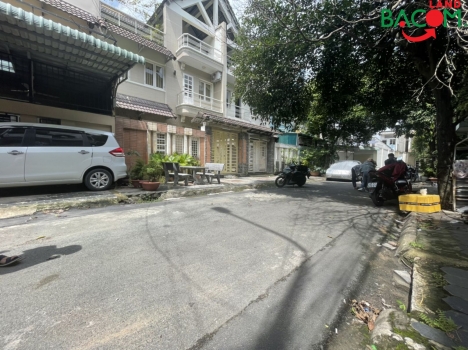 Bán nhà 1tret 2 lầu sát chợ đầu mối Tân Biên, đường 2 xe oto vỉa hè 3 mét, Chỉ 3ty500