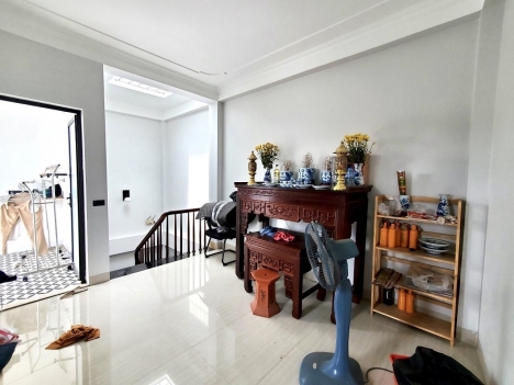 Bán nhà nội thất đẹp, phố Linh Quang A, 31m2, 5 tầng, MT rộng, giá nhỉnh 4 tỷ rưỡi.