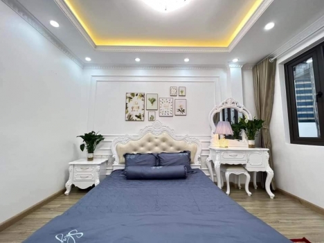 Bán gấp nhà Phú Diễn, Bắc Từ Liêm, 4 tầng x 42m2, ô tô đỗ, 3.65 tỷ