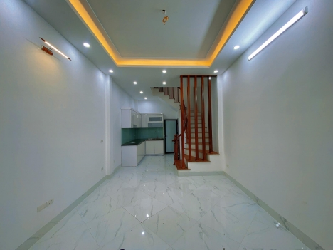 Hiếm lắm mới có! Trung Kính, 2 thoáng, 10m oto, ngõ 3m, 40m x 5T chỉ 4.15 tỷ