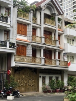 Chính chủ giảm giá 5 tỷ bán gấp nhà mặt tiền đường Hồ Bá Kiện, quận 10, 18x25m cấp 4 giá: 115 tỷ TL